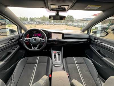 Volkswagen Golf R Line