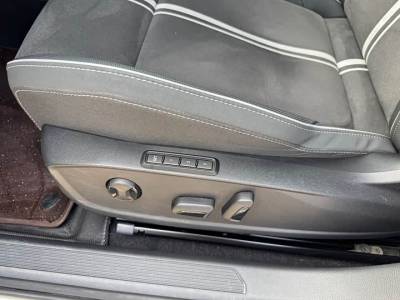 Volkswagen Golf R Line